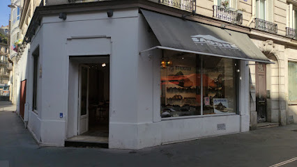 Sagone/El Naturalista/The Art Company, Magasin De Chaussures à Paris 01