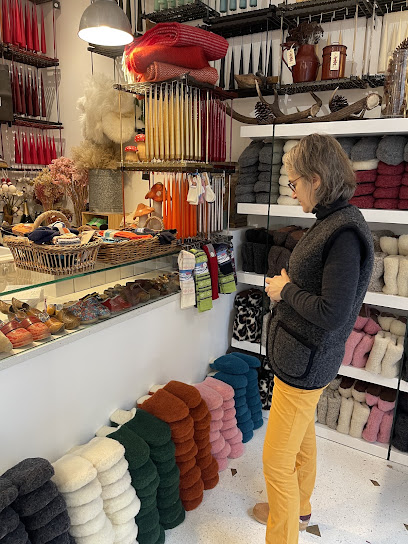 Les Sabots De Marie, Magasin De Chaussures à Paris 11