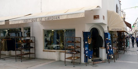 Le Gardian, Magasin de Chaussures à Saintes-Maries-de-la-Mer