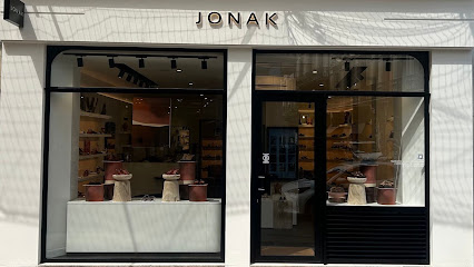 Jonak, Magasin De Chaussures à Cannes