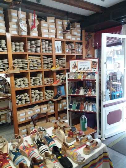 L'Espadrille de Litxu, Magasin de Chaussures à Saint-Jean-Pied-de-Port