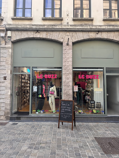 Le Buzz Sneaker Shop, Magasin De Chaussures à Valenciennes