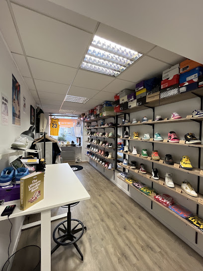 Sneakerhead Magasin De Chaussures à Belleville-en-Beaujolais