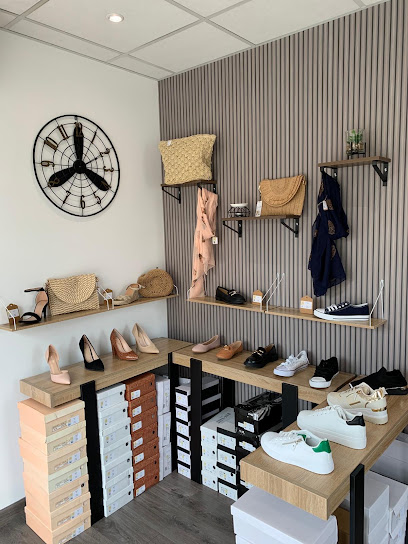 Chausser Avec Elegance, Magasin De Chaussures à Génelard