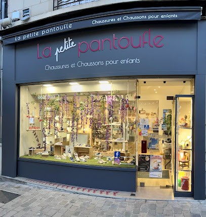 La Petite Pantoufle CHAUSSURES BEBES/ENFANTS, Magasin de Chaussures à Soissons