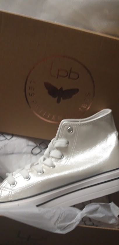 La Boîte à Baskets, Magasin de Chaussures à Thizy-les-Bourgs